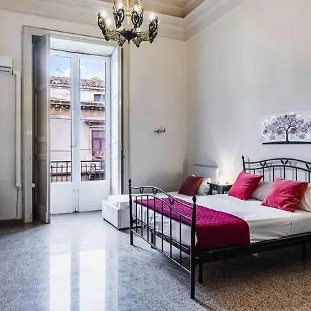 Piccola Luna - Sicilian Mood Collection Catania